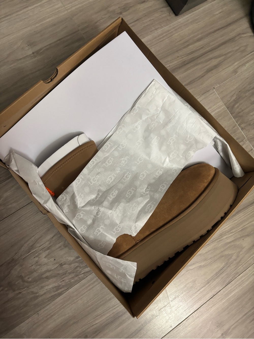 UGG Classic Dipper Platform Boot in Chestnut